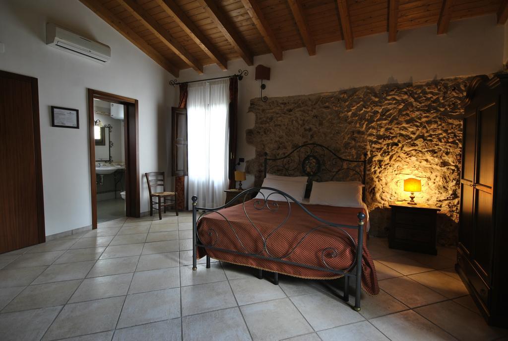 Agriturismo Masseria Baronali Villa Borgagne Room photo